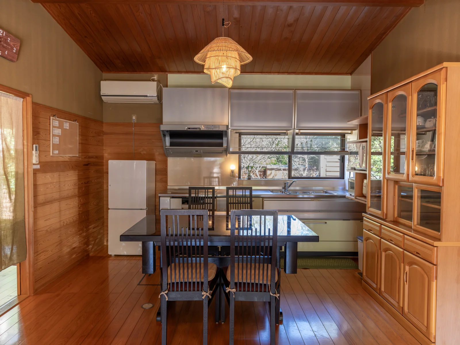 Dining kitchen